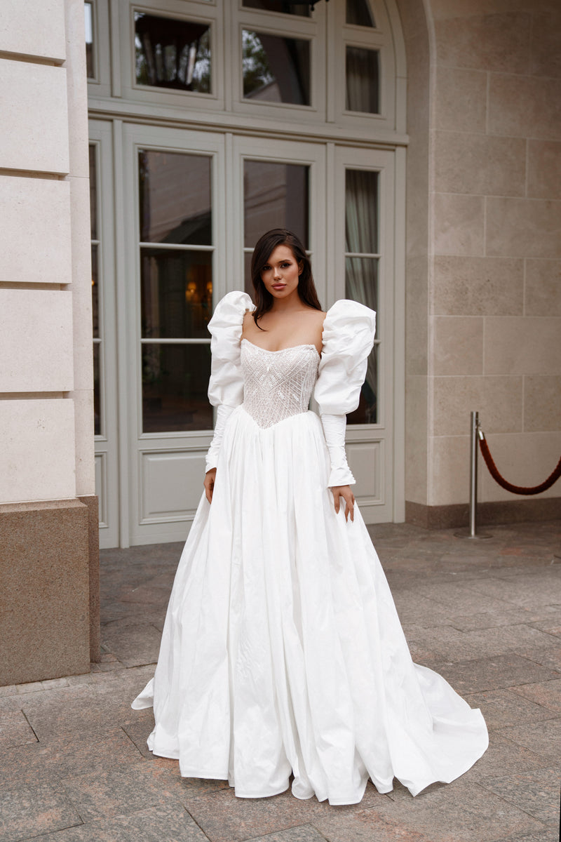 Stunning Taffeta A-line Wedding Dress with Embroidered Corset and Deta Wedding Roof Stunning Taffeta A-line Wedding Dress with Embroidered Corset and Deta Wedding Roof