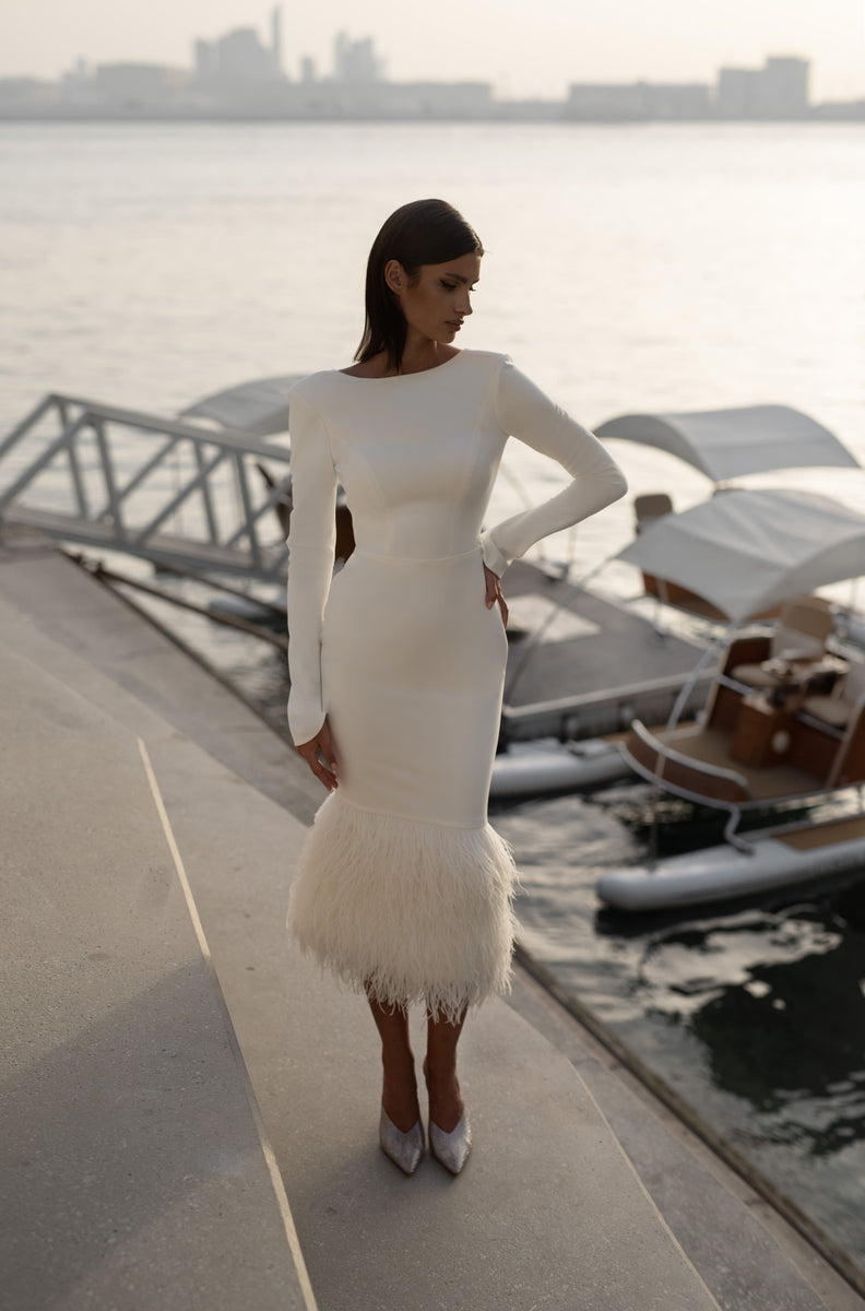 Stunning Midi Wedding Dress with Feather Accents Digi 8US/40FR/12UK / Milk Stunning Midi Wedding Dress with Feather Accents Digi 8US/40FR/12UK / Milk