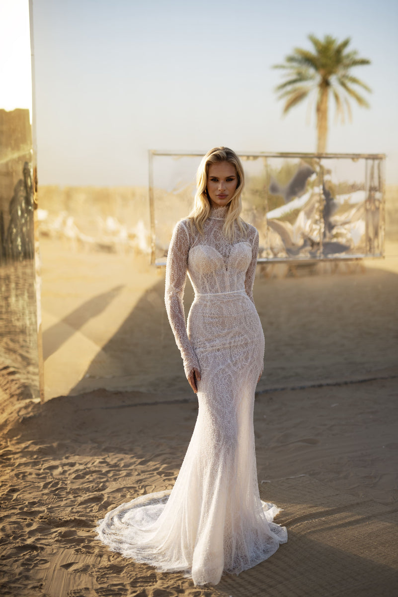 Stunning Fitted Wedding Dress with Removable Tulle Skirt and Long Sleeves Marina 6US/38FR/10UK / Milk / Yes Stunning Fitted Wedding Dress with Removable Tulle Skirt and Long Sleeves Marina 6US/38FR/10UK / Milk / Yes