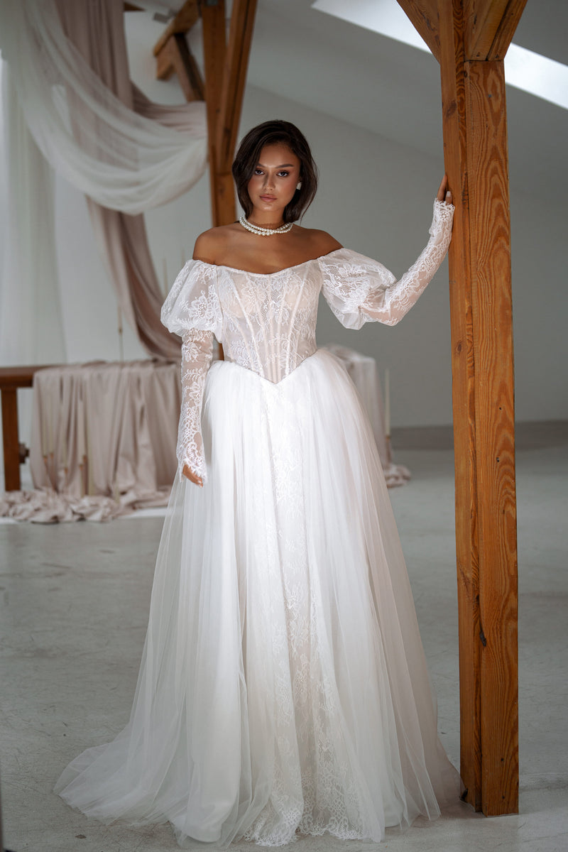 Vintage-Style Lace and Tulle A-Line Wedding Dress with Long Sleeves an Wedding Roof Vintage-Style Lace and Tulle A-Line Wedding Dress with Long Sleeves an Wedding Roof