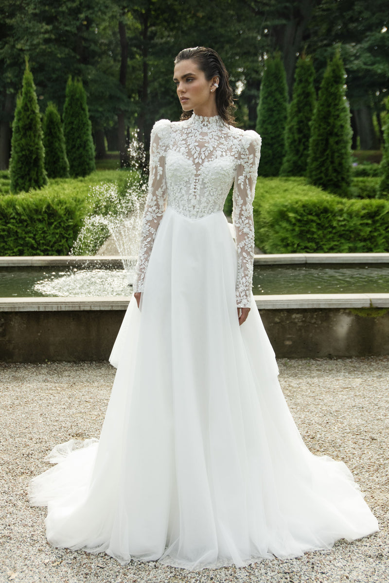 Lace and Tulle A-Line Wedding Dress with Corset and Floral Train Moire Wedding Roof Lace and Tulle A-Line Wedding Dress with Corset and Floral Train Moire Wedding Roof