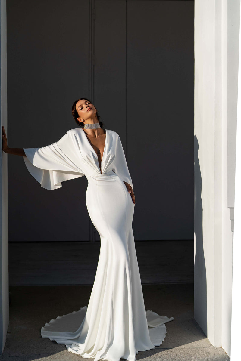 Gorgeous Crepe Wedding Dress with Voluminous Kimono Sleeves Sonesta Nessa 8US/40FR/12UK / Milk+Nude Gorgeous Crepe Wedding Dress with Voluminous Kimono Sleeves Sonesta Nessa 8US/40FR/12UK / Milk+Nude
