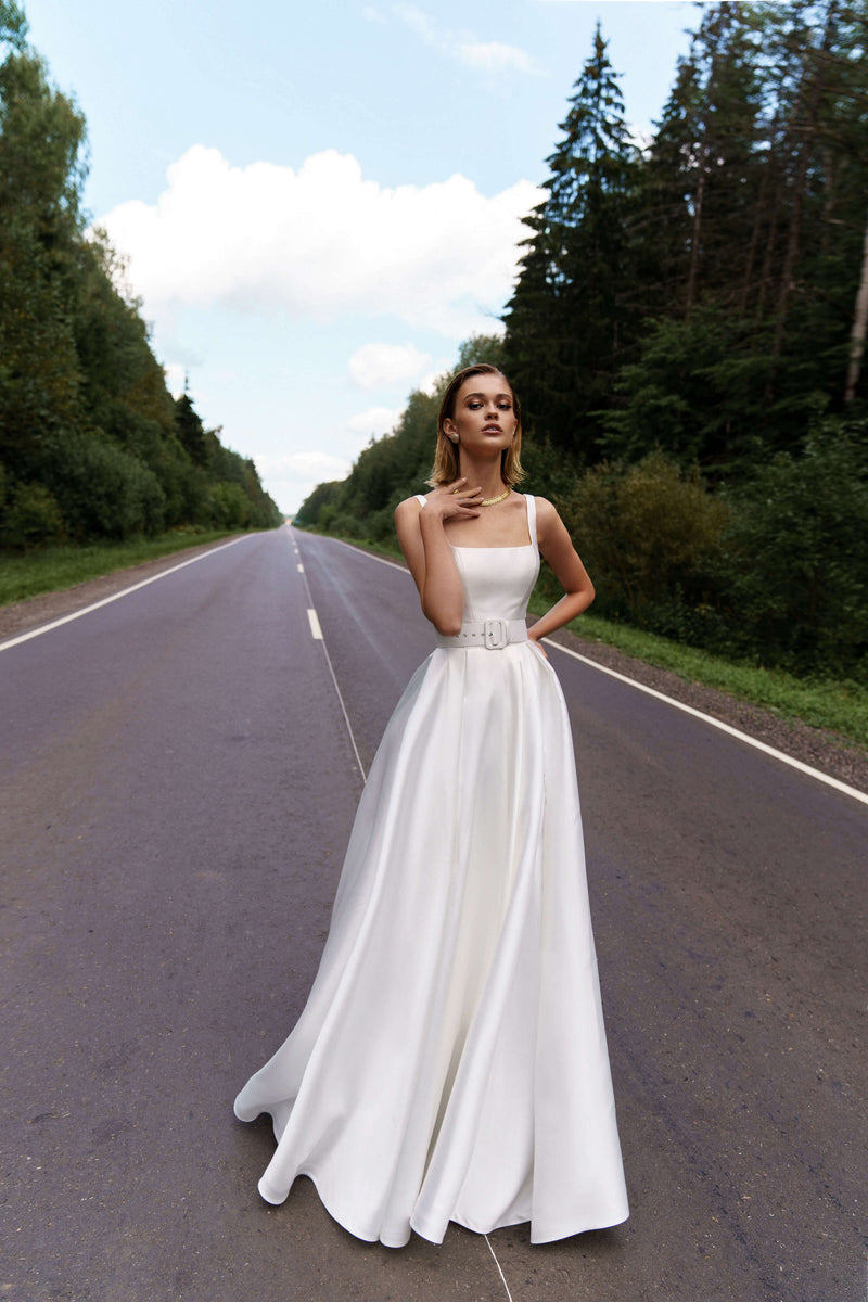 Simple sleeveless cheap wedding dress