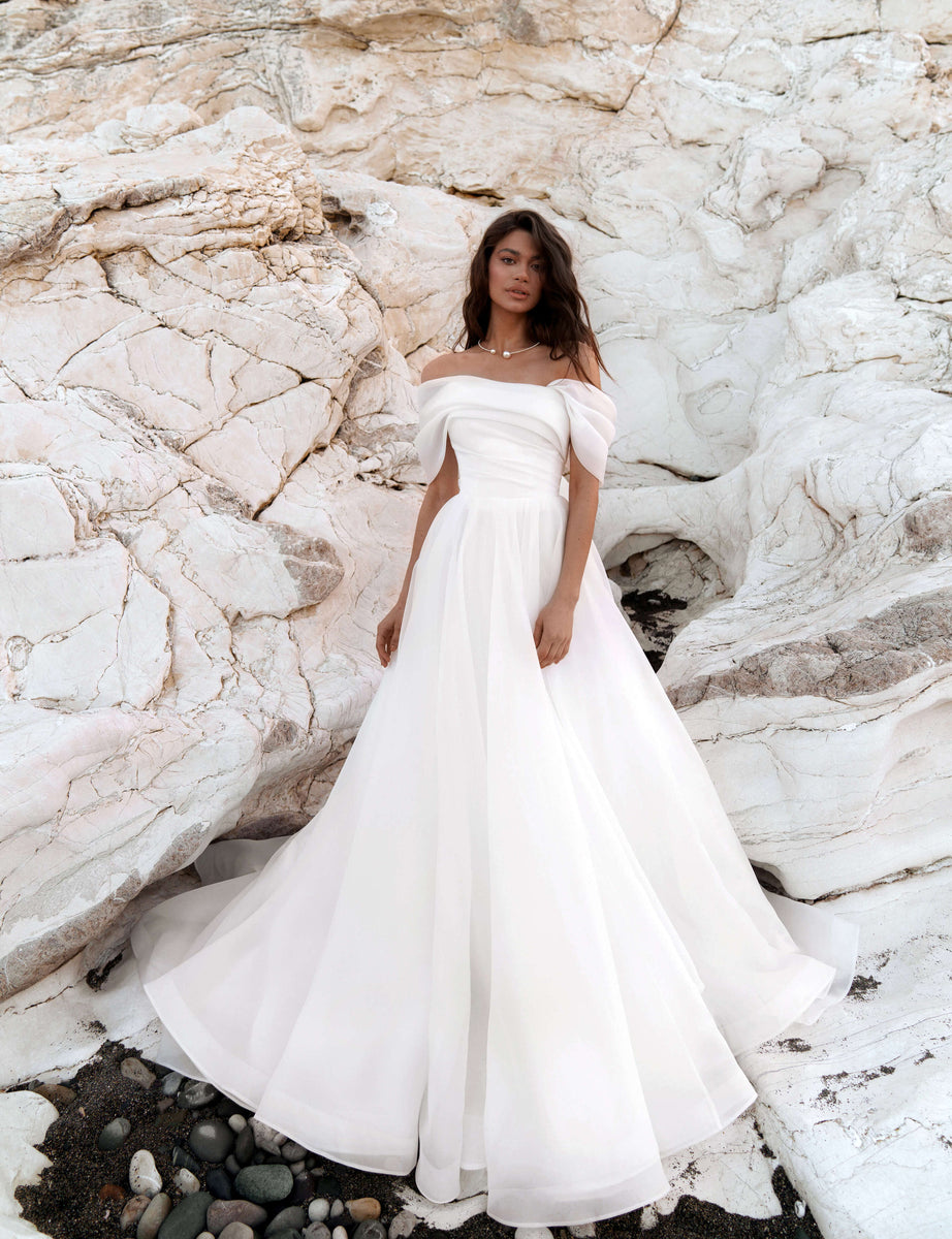 Princess Off the Shoulder Ball Gown Wedding Dress,Luxurious Bridal Gown,WD00636