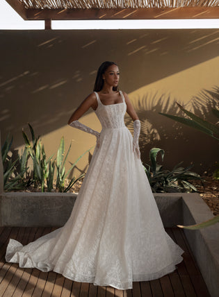  👑 Step Into Your Fairy Tale: The Dominica Ball Gown Wedding Dress 👑