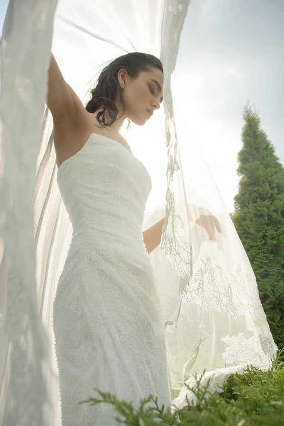 Backless mermaid lace wedding dress