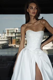 Ballroom silhouette bridal dress