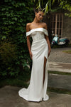 Elegant straight-cut wedding dress Brianna