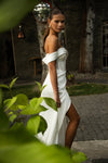 Elegant straight-cut wedding dress Brianna