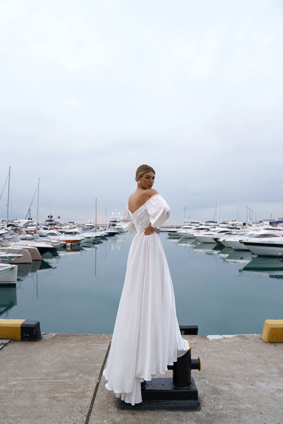 Elegant A-Line Wedding Dress with Long Voluminous Sleeves 