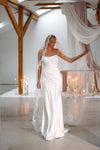 Customizable wedding dress with detachable skirt