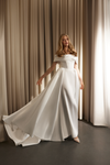 Dropped sleeve wedding dress