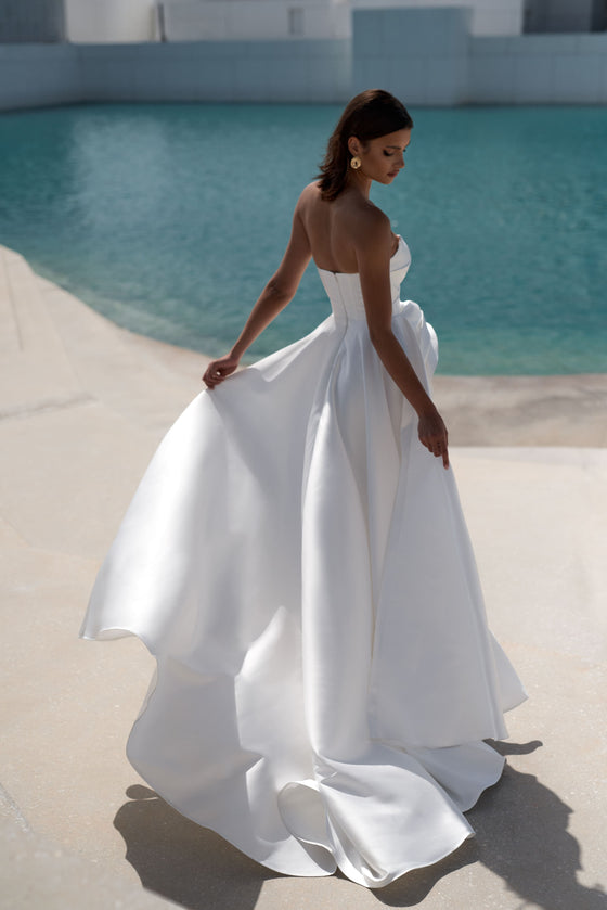 Elegant A-line wedding dress
