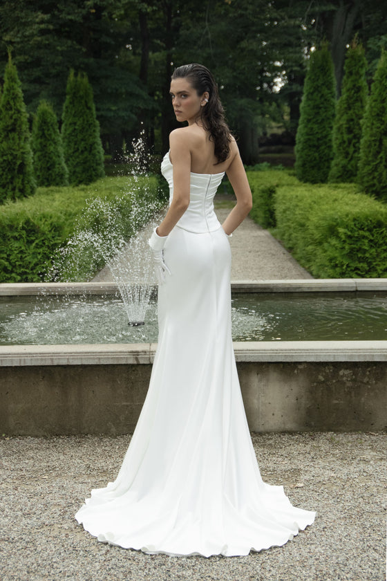 Elegant Satin Mermaid Silhouette Wedding Dress