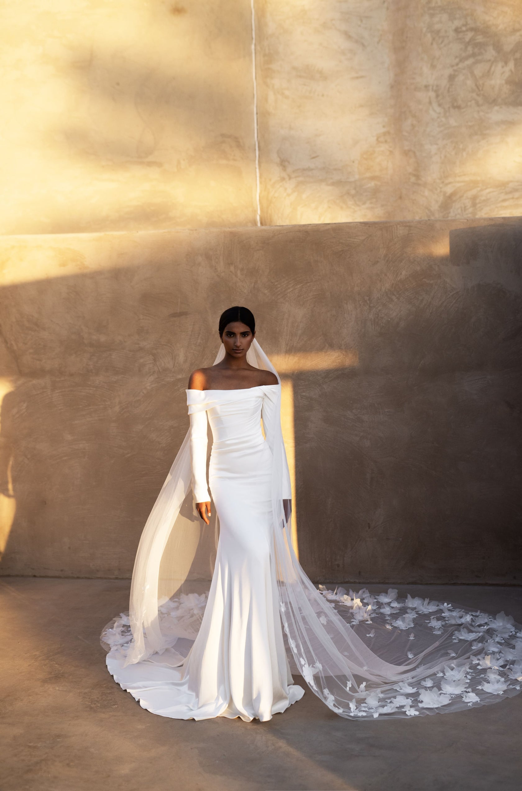Elegant Long Sleeve Wedding Dress with Form-Fitting Silhouette Yara ...