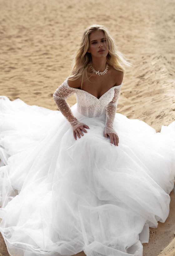 Elegant A-line Wedding Dress with Embroidered Pearls - Long Sleeves an Wedding Roof Elegant A-line Wedding Dress with Embroidered Pearls - Long Sleeves an Wedding Roof