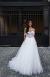 Fairytale_wedding_dress_with_tulle_skirt