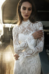 Figure-hugging_mermaid_gown