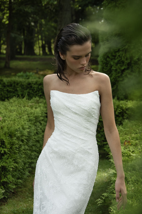 Fitted mermaid bridal gown