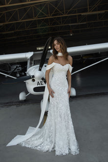  Floor-length_wedding_dress
