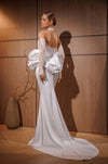 Form-fitting American lace dress