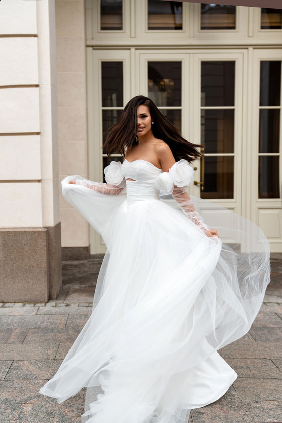 Elegant Tulle Wedding Dress with Lace-Up Corset and Removable Sleeves Ecarta 8US/40FR/12UK / Milk / Yes Elegant Tulle Wedding Dress with Lace-Up Corset and Removable Sleeves Ecarta 8US/40FR/12UK / Milk / Yes