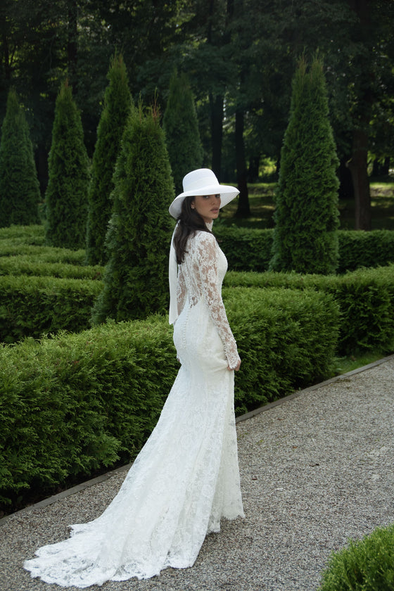 Lace mermaid wedding dress
