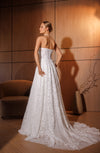 Long-sleeved wedding dress