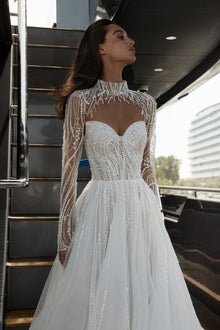  Long-sleeve wedding dresses