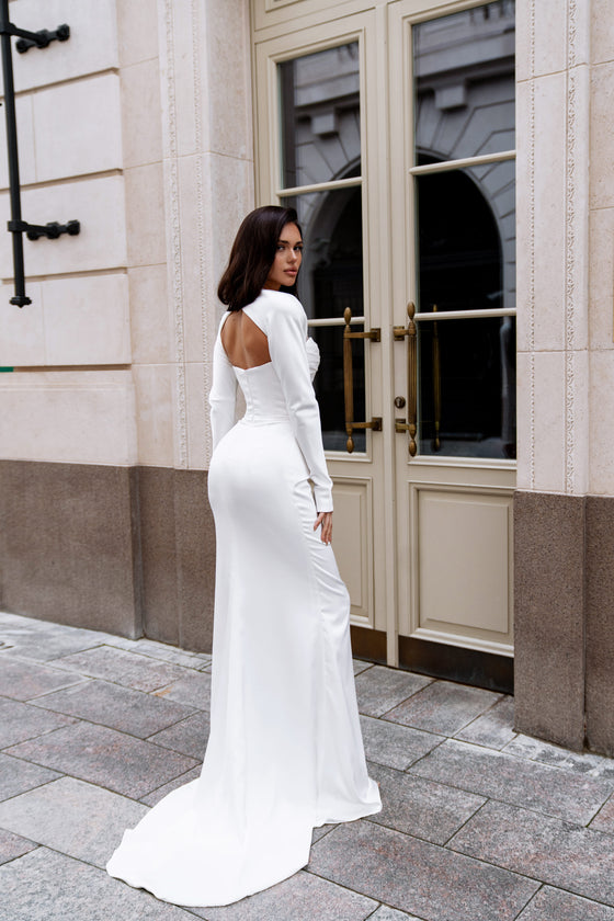 Elegant and Timeless Satin Wedding Dress with Long Sleeves Brizeux Wedding Roof Elegant and Timeless Satin Wedding Dress with Long Sleeves Brizeux Wedding Roof