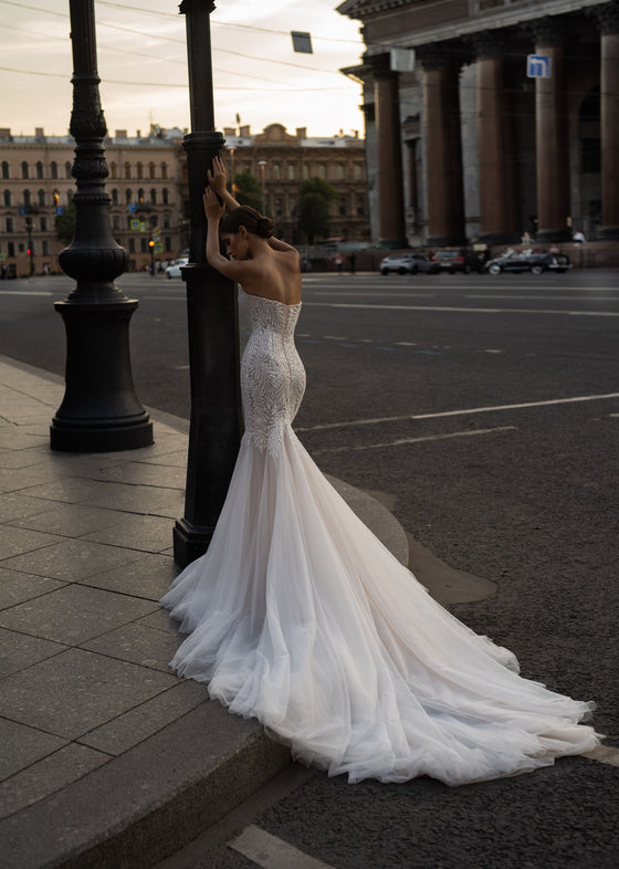 Low Back Mermaid Wedding Dress