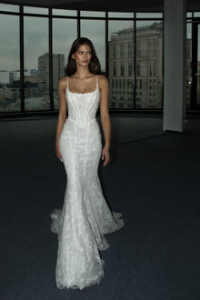  Mermaid_style_wedding_dress