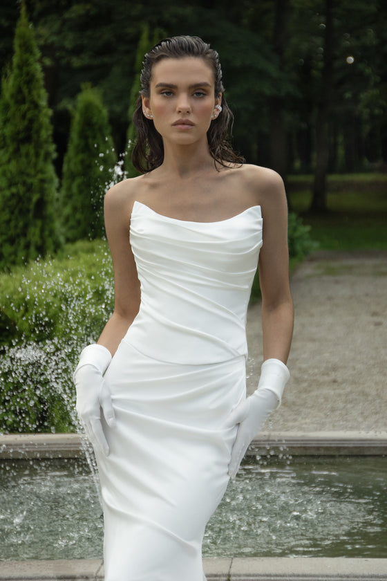 Mermaid silhouette bridal gown