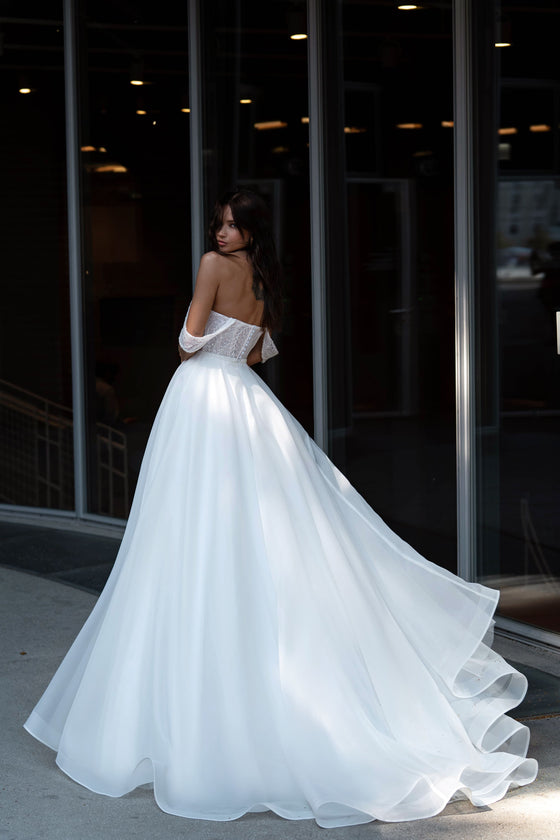 Beautiful A-line Off-the-Shoulder Wedding Dress with Embroidered Corse Wedding Roof Beautiful A-line Off-the-Shoulder Wedding Dress with Embroidered Corse Wedding Roof