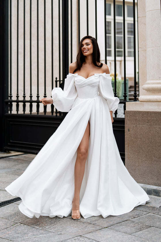 Organza_bridal_gown_with_long_sleeves