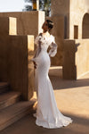 Romantic fitted wedding dress