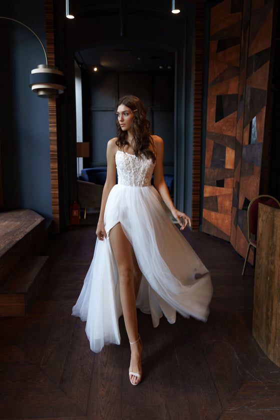 Simple Tulle Wedding Dress