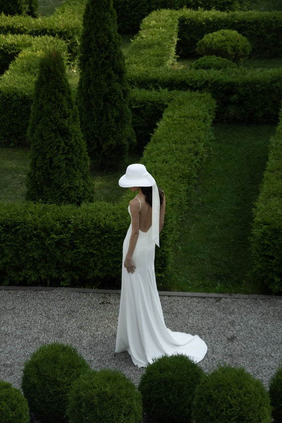 Sweetheart neckline wedding dress