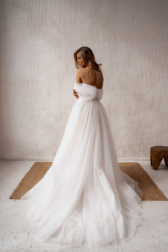 V-neck bridal dress