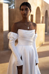 Versatile wedding dress with removable sleeves