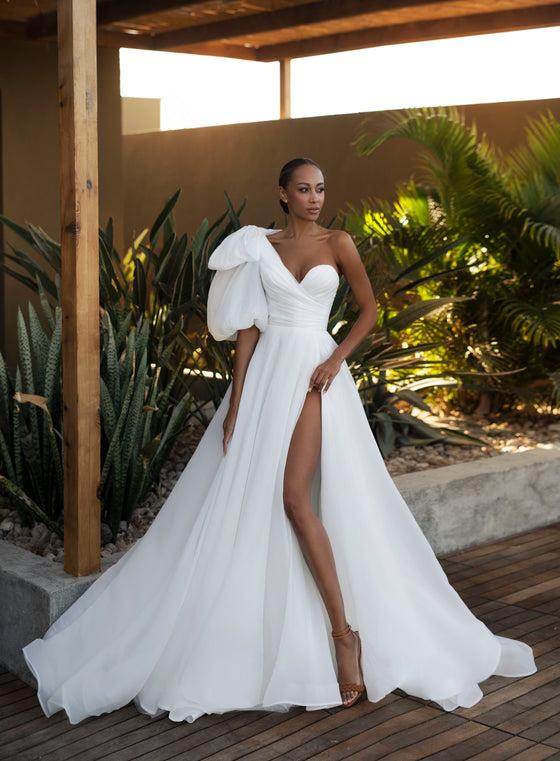 One-Sleeve A-Line Wedding Dress in Wrinkled Organza Liam Wedding Roof One-Sleeve A-Line Wedding Dress in Wrinkled Organza Liam Wedding Roof