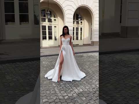 Elegant Silhouette Wedding Dress with High Slit 