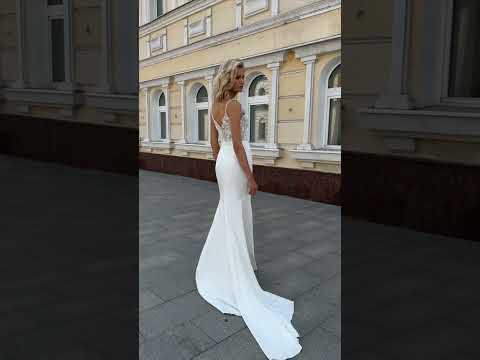 Elegant Embroidered Wedding Dress with Tight Silhouette Sonesta Blanche