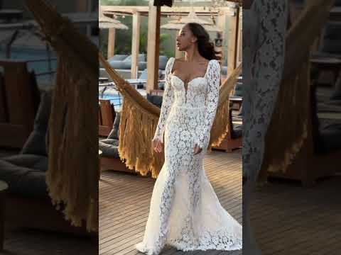 Elegant Fitted Long Sleeve Lace Wedding Dress