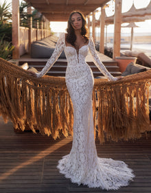  v neck long sleeve lace wedding dress