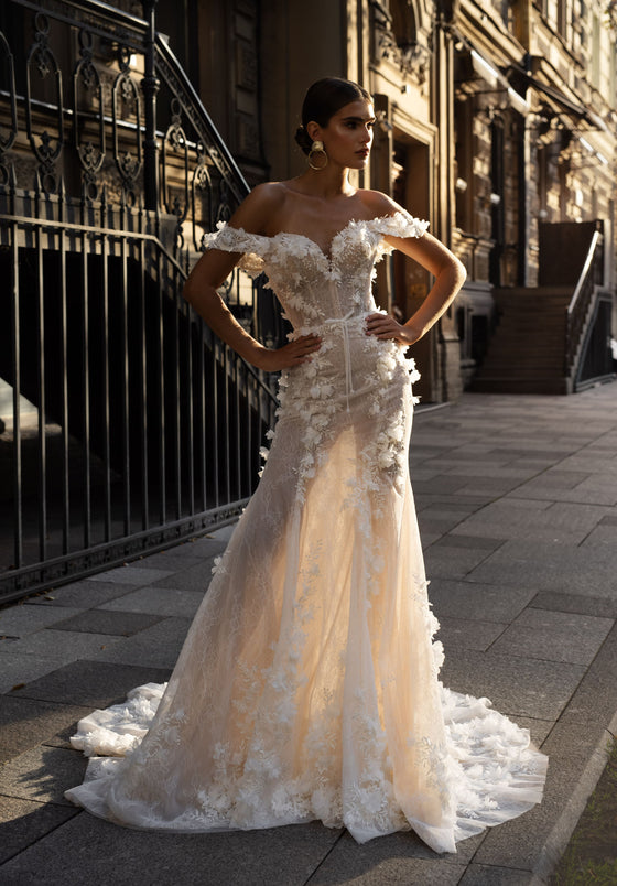 wedding dresses lace and tulle