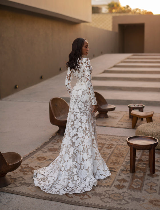 wedding dress with long lace sleeves