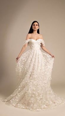  A Line Wedding Dress With Lace