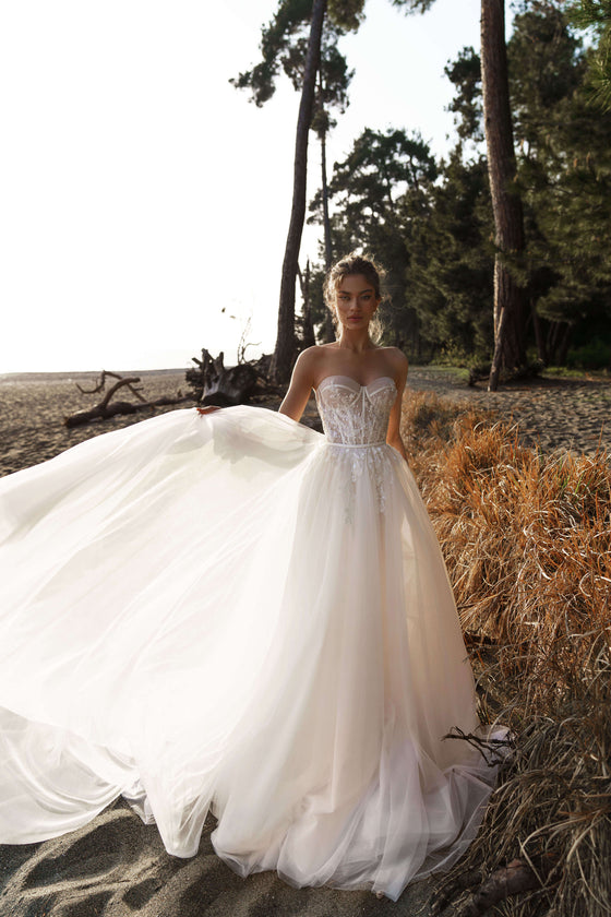 A-Line Wedding Dress with Bustier Corset and Lace Romanova Atelier Lofranne