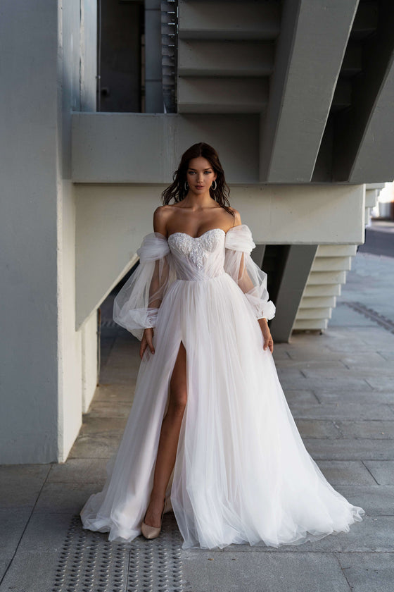 Long Sleeve Backless Lace Wedding Dress